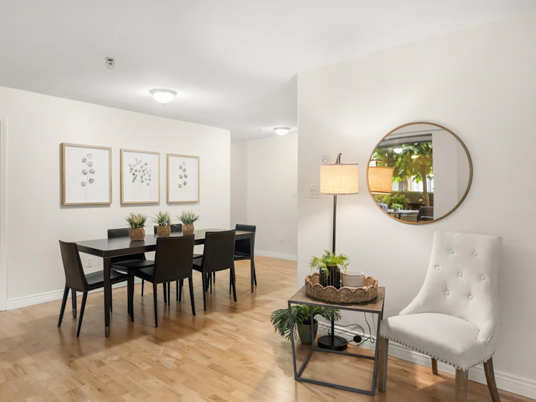 105-5 Renaissance Square, New Westminster, BC, V3M 6K5 - 14