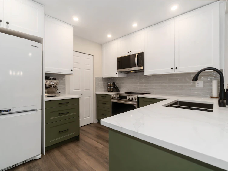 310-1000 Bowron Court, North Vancouver, BC, V7H 2V8 - 6