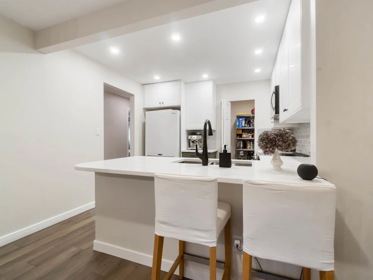 310-1000 Bowron Court, North Vancouver, BC, V7H 2V8 - 3