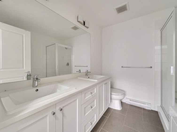 317-13628 81a Avenue, Surrey, BC, V3W 3E2 - 12