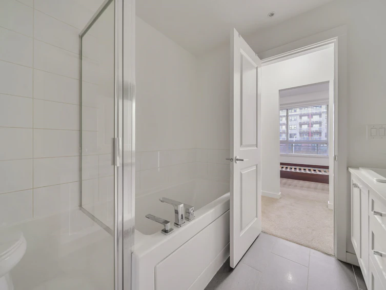 317-13628 81a Avenue, Surrey, BC, V3W 3E2 - 15