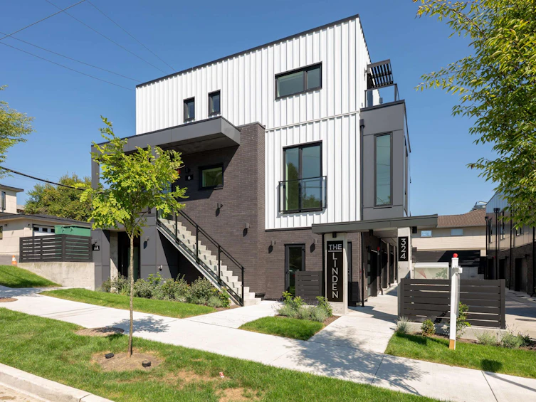TH6-610 E 3rd Street, North Vancouver, BC, V7L 1G7