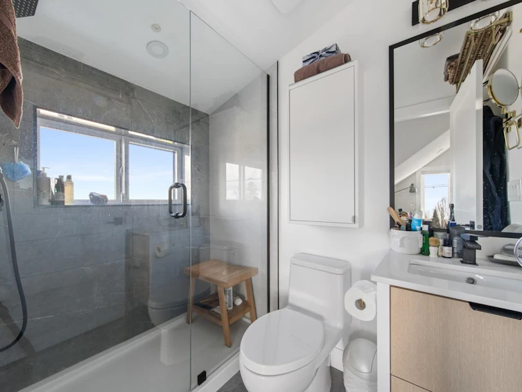 2558 Dundas Street, Vancouver, BC, V5K 1P8 - 23