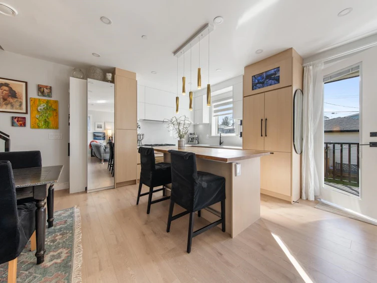 2558 Dundas Street, Vancouver, BC, V5K 1P8 - 6