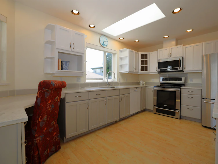 561 Spyglass Place, Gibsons, BC, V0N 1V9 - 11