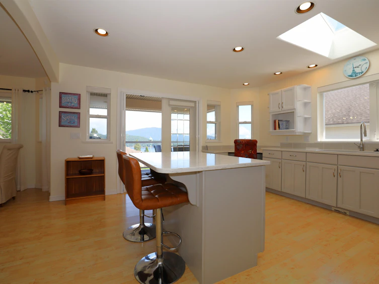 561 Spyglass Place, Gibsons, BC, V0N 1V9 - 10