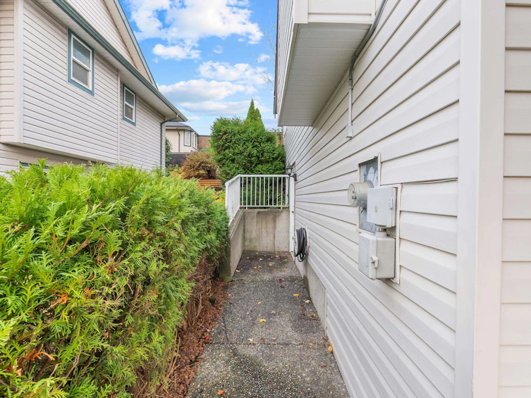 35028 Kootenay Drive, Abbotsford, BC, V2S 8C9 - 36