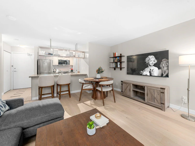 305-1082 Seymour Street, Vancouver, BC, V6B 1X9 - 2