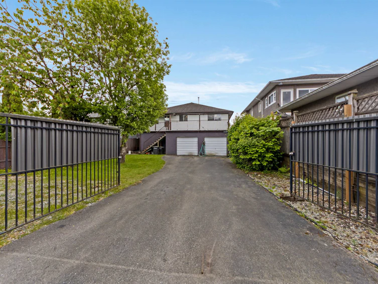 7769 10th Avenue, New Westminster, BC, V3N 2S2 - 3