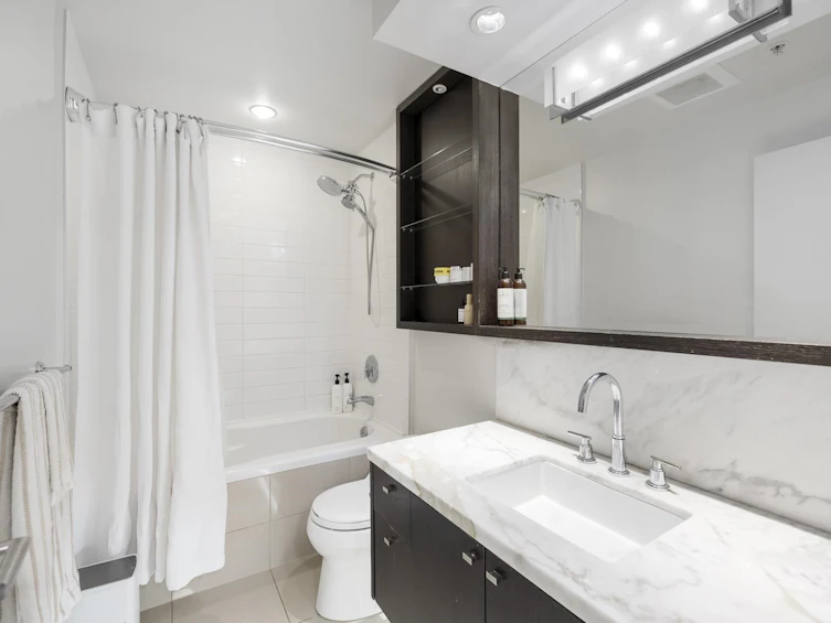 211-1961 Collingwood Street, Vancouver, BC, V6R 3K6 - 25