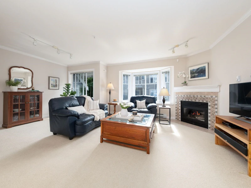 651 St. Andrews Avenue, North Vancouver BC V7L 4M2