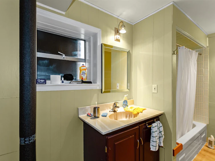 1615 Adanac Street, Vancouver, BC, V5L 2C7 - 24