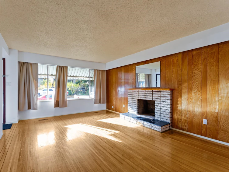 1615 Adanac Street, Vancouver, BC, V5L 2C7 - 2
