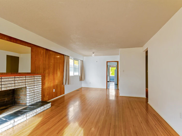 1615 Adanac Street, Vancouver, BC, V5L 2C7 - 4