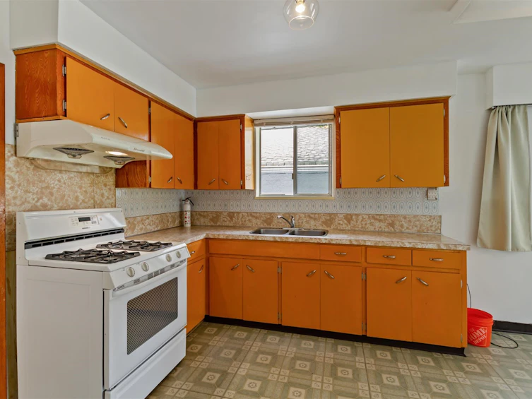 1615 Adanac Street, Vancouver, BC, V5L 2C7 - 7