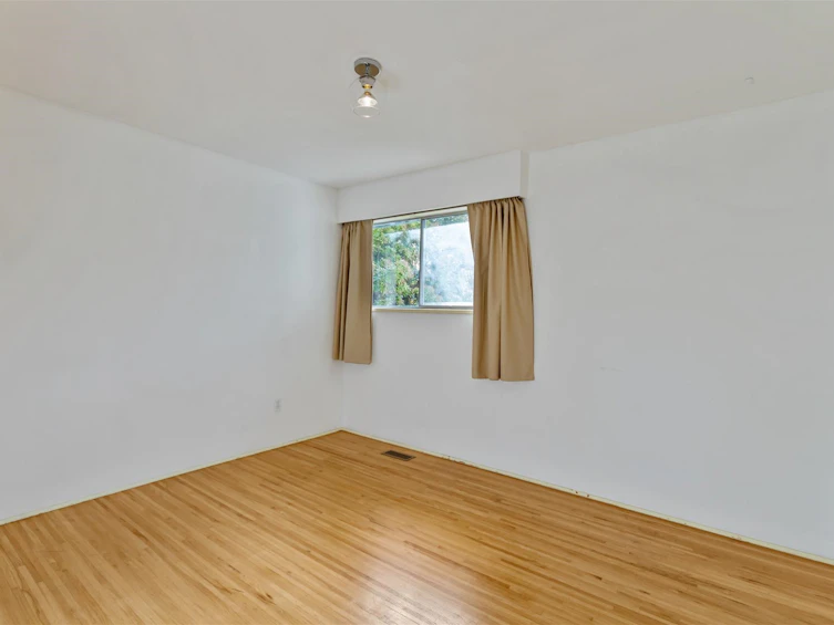 1615 Adanac Street, Vancouver, BC, V5L 2C7 - 10