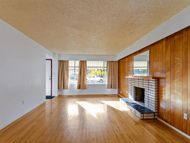 1615 Adanac Street, Vancouver, BC, V5L 2C7 - 3