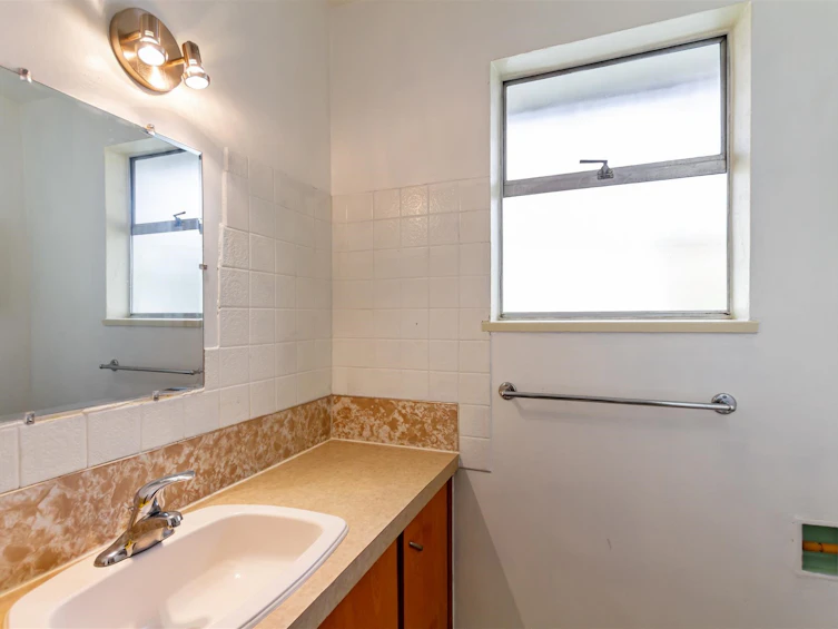 1615 Adanac Street, Vancouver, BC, V5L 2C7 - 13