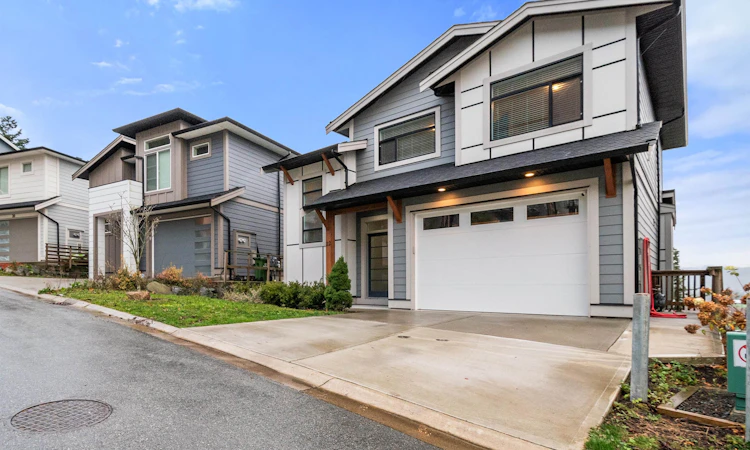 22-6262 Rexford Drive