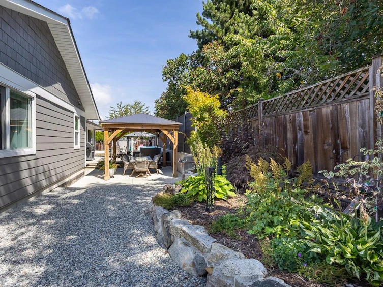 5592 Curtis Place, Sechelt, BC, V7Z 0R9 - 33