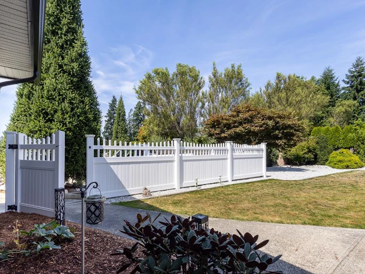 5592 Curtis Place, Sechelt, BC, V7Z 0R9 - 38