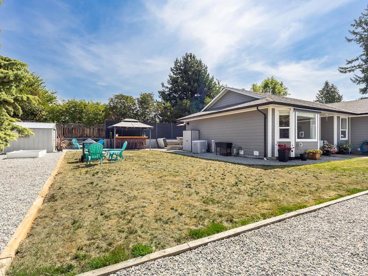 5592 Curtis Place, Sechelt, BC, V7Z 0R9 - 37