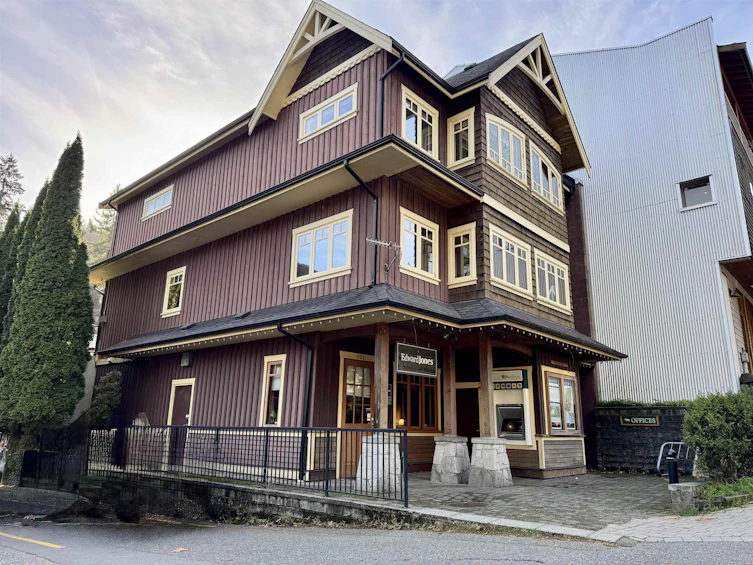 475 Bowen Island Trunk Road, Bowen Island, BC, V0N 1G2