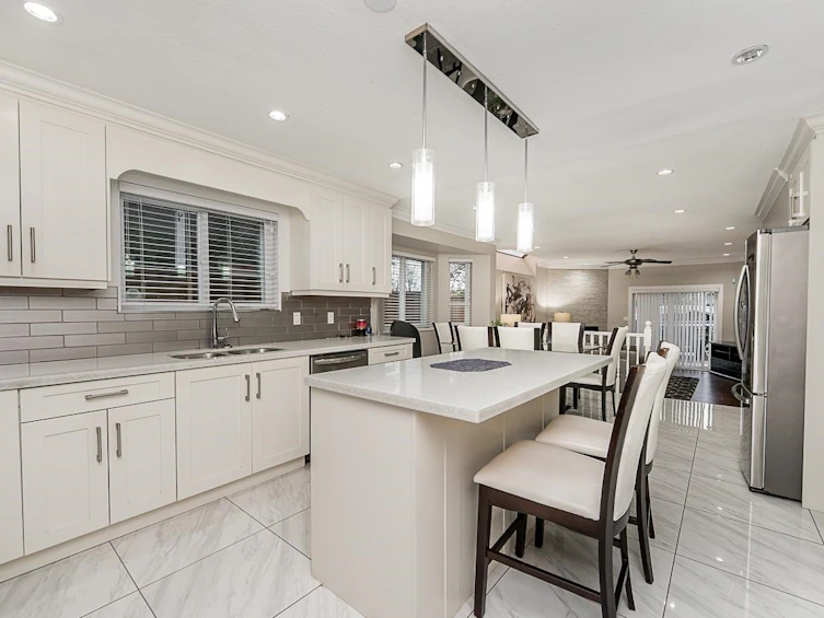 10816 80 Avenue, Delta, BC, V4C 4C2 - 10