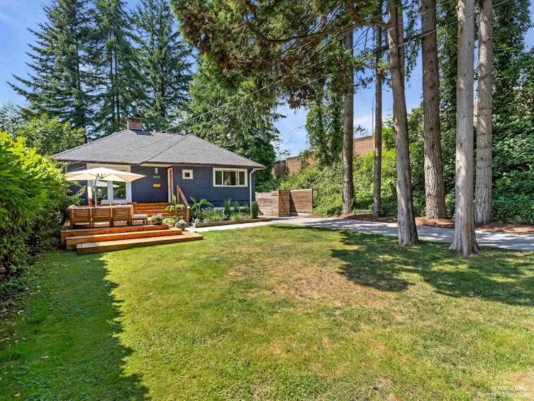 2433 Philip Avenue, North Vancouver, BC, V7P 2W7 - 34