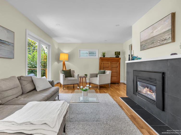 2433 Philip Avenue, North Vancouver, BC, V7P 2W7 - 3