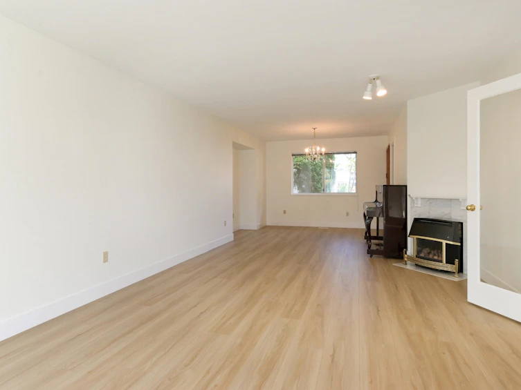 9469 154 Street, Surrey, BC, V3R 9E2 - 4