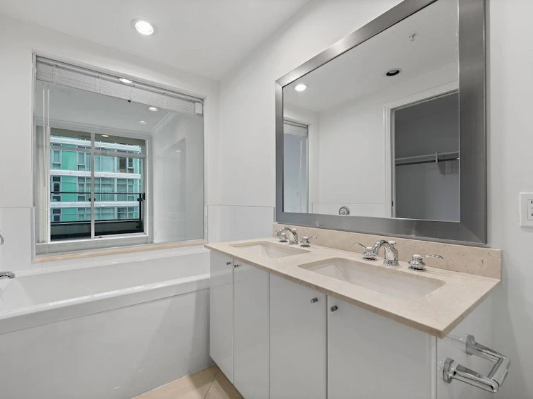 403-162 Victory Ship Way, North Vancouver, BC, V7L 0B4 - 31