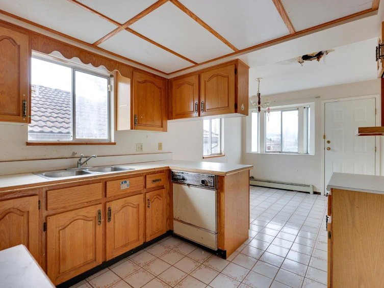 311 E 38th Avenue, Vancouver, BC, V5W 1H5 - 9