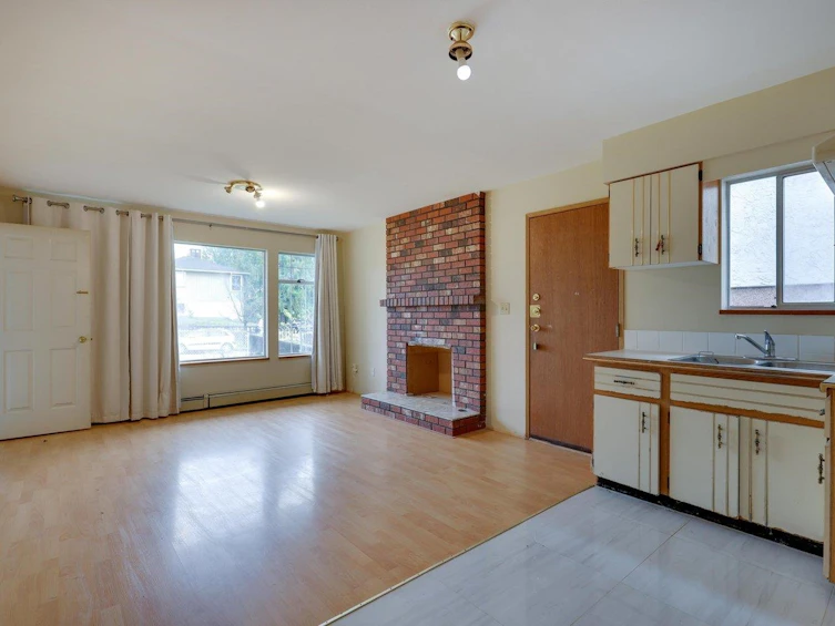 311 E 38th Avenue, Vancouver, BC, V5W 1H5 - 4