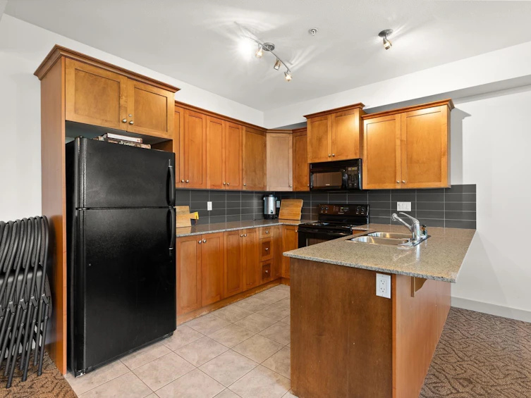 409-17712 57a Avenue, Surrey, BC, V3S 1J1 - 27