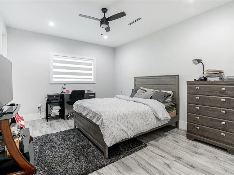 8821 Queen Mary Boulevard, Surrey, BC, V3V 6P9 - 18