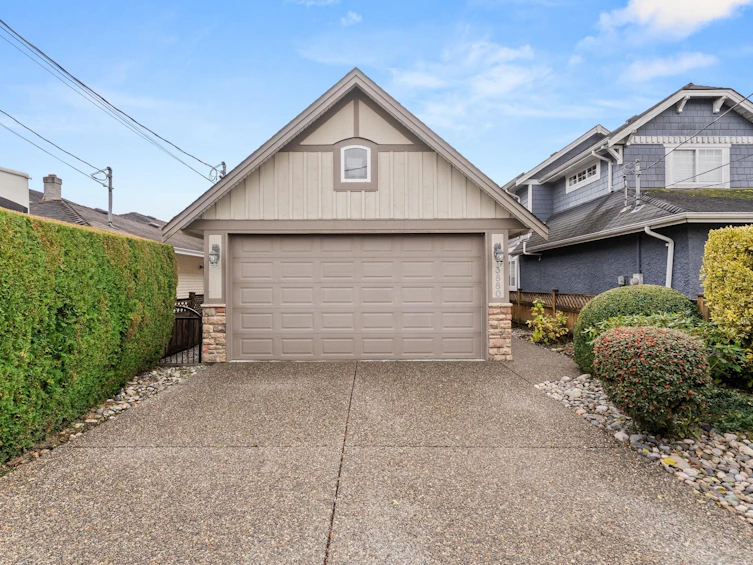 3880 Garry Street, Richmond, BC, V7E 2T8 - 2