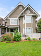 262 E 10th Street