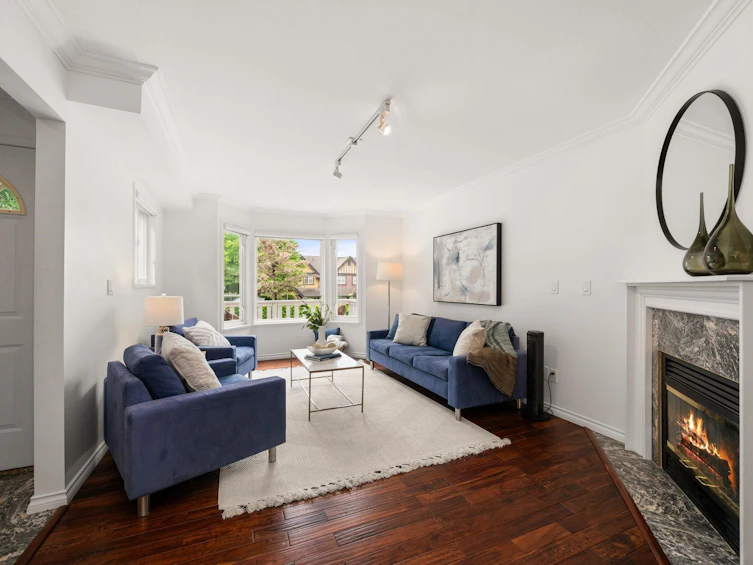 262 E 10th Street, North Vancouver, BC, V7L 2E1 - 2