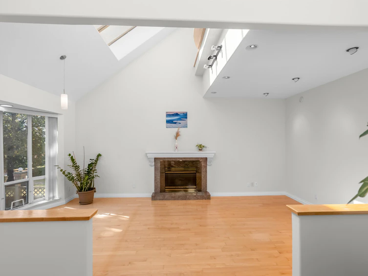 2249 Fraserview Drive, Vancouver, BC, V5P 2N2 - 2