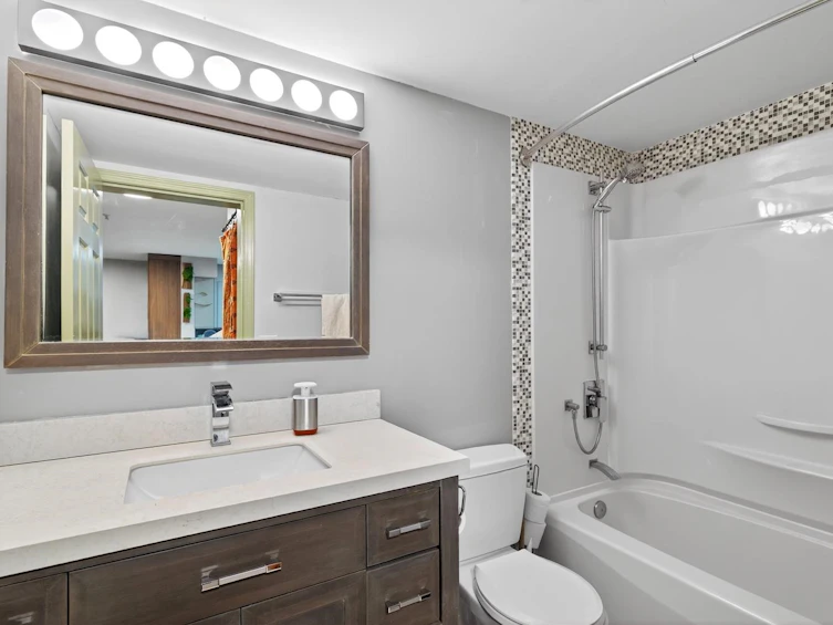 308-1688 E 4th Avenue, Vancouver, BC, V5N 1J8 - 14