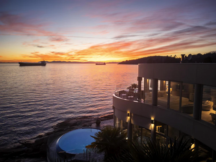 3912 Marine Drive, West Vancouver, BC, V7V 1N4