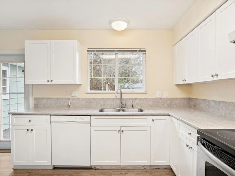 5447 River Road, Delta, BC, V4K 1S8 - 10