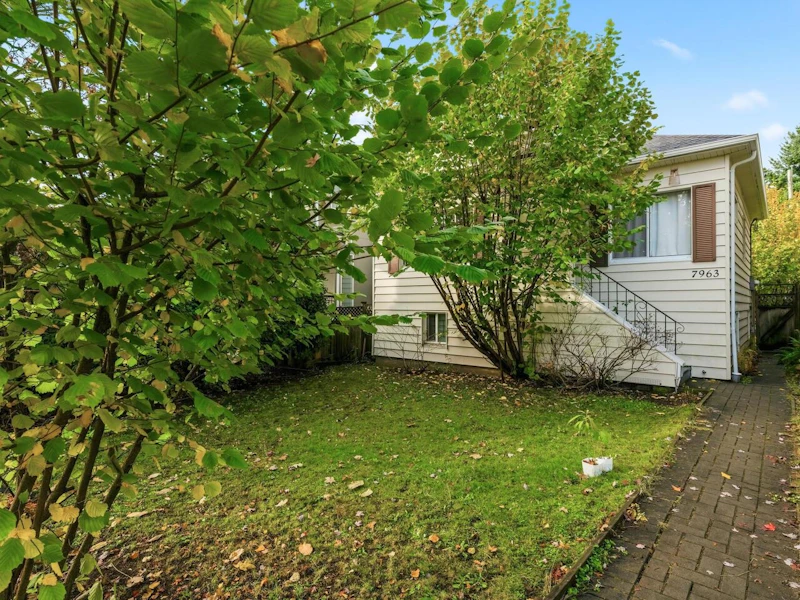 7963 Montcalm Street, Vancouver BC V6P 4P2