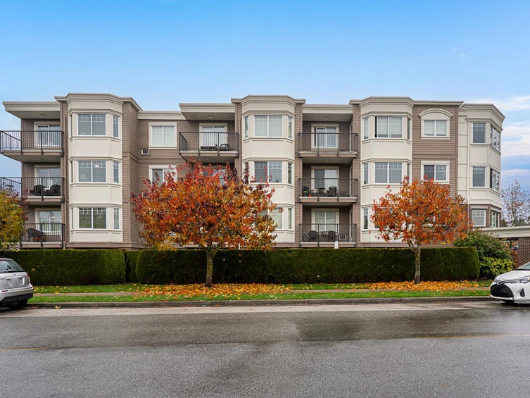 302-15389 Roper Avenue, Surrey, BC, V4B 2S8 - 2