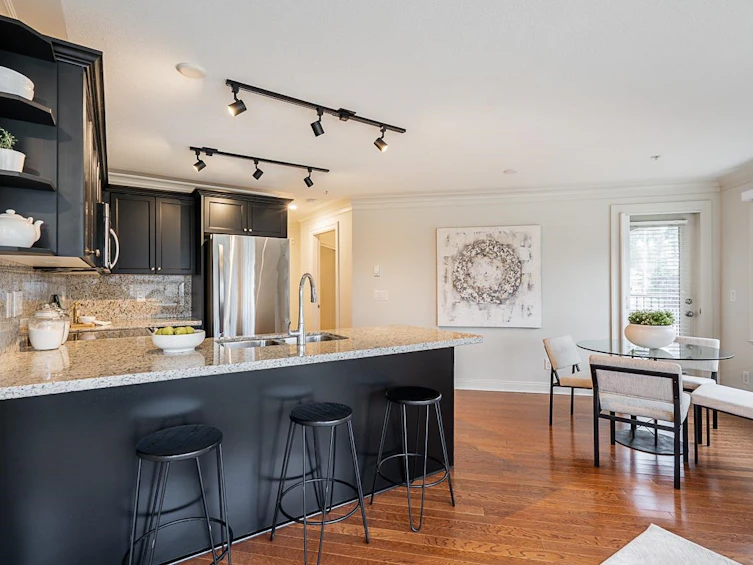 302-15389 Roper Avenue, Surrey, BC, V4B 2S8 - 13