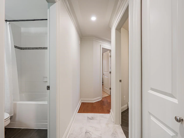 302-15389 Roper Avenue, Surrey, BC, V4B 2S8 - 5