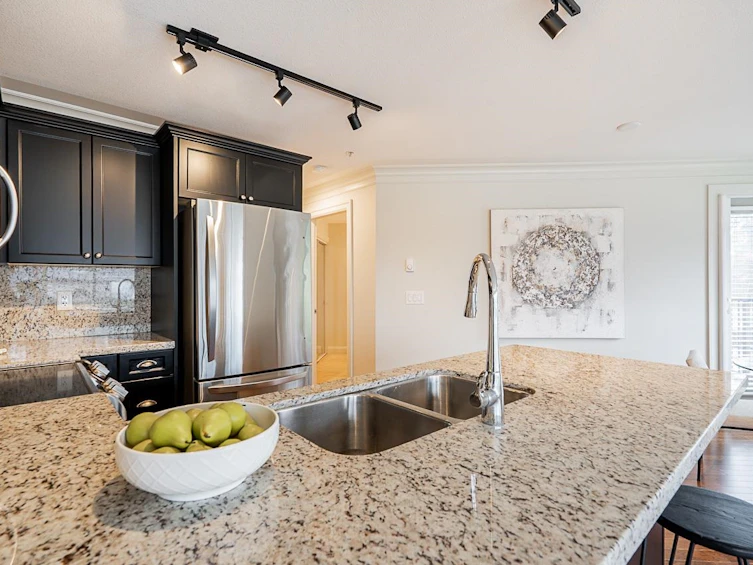 302-15389 Roper Avenue, Surrey, BC, V4B 2S8 - 15