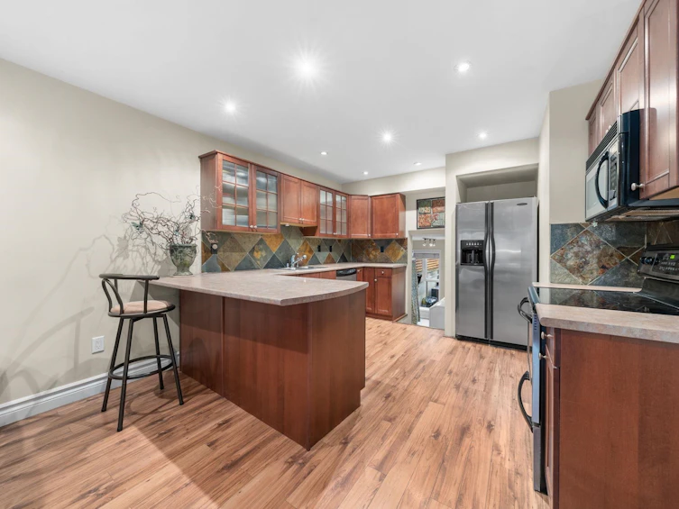 6-230 W 15th Street, North Vancouver, BC, V7M 1S2 - 6