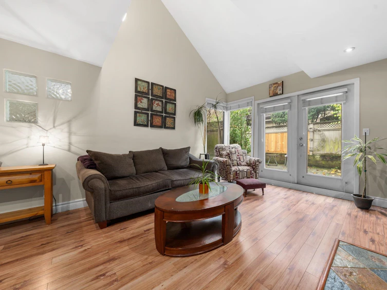 6-230 W 15th Street, North Vancouver, BC, V7M 1S2 - 3
